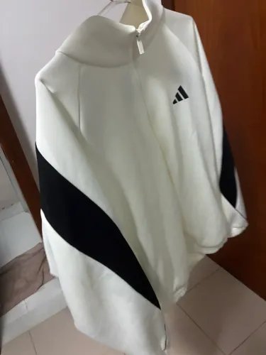 Casaco Adidas branco com listra preta