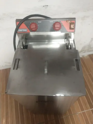 Fritadeira profissional croydon 8000 watts 15 litros zona fria