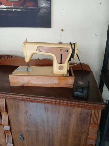 Máquina de Costura Antiga Singer 100%