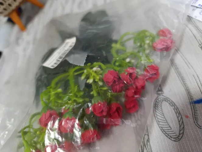 PROMOÇÃO Buquê de mini flores artificiais  com 36 botões cor vermelho NOVO