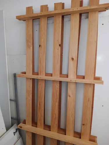 Estrado de madeira para cama. Preço por unidade!