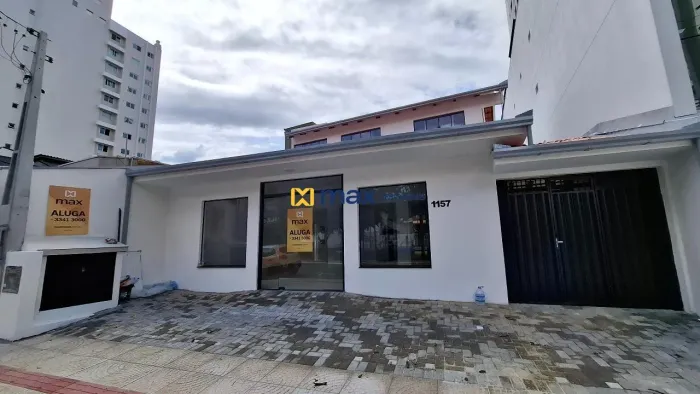 Casa Comercial no Centro de Itajaí A localização perfeita para o seu negócio!