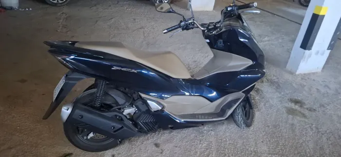 Honda PCX DLX 160 2025