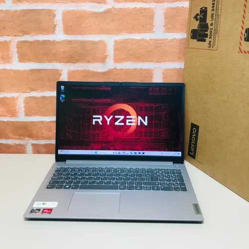 Notebook Lenovo Ryzen 5 7520U/ Ram 8GB/ Ssd 256GB/ Placa AMD Radeon 4GB