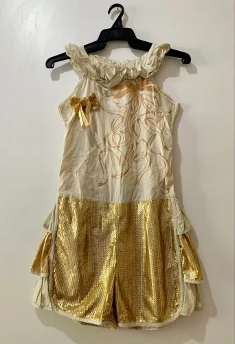 Macaquinho/Macacão Curto Infantil para Meninas com Paetês Dourado/Brilho