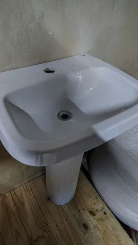 Lavatório com coluna retangular Celite