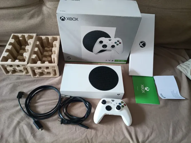 Xbox séries s 1T ( 1 ano de uso )