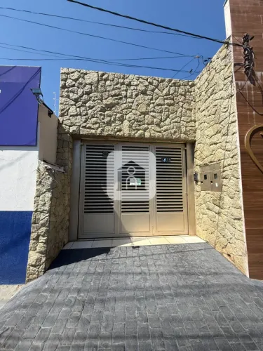 CASA COMERCIAL PARA LOCAÇÃO EM AVENIDA BAIRRO CENTRO