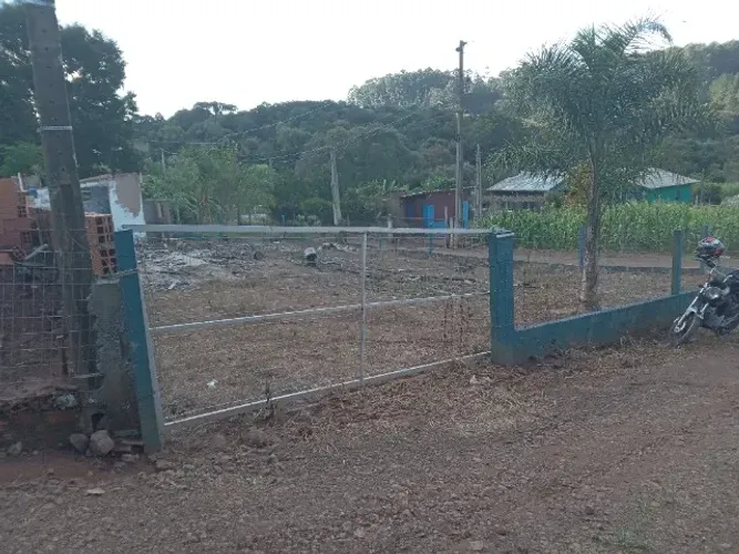 Vende-se terreno 300 metros quadrados