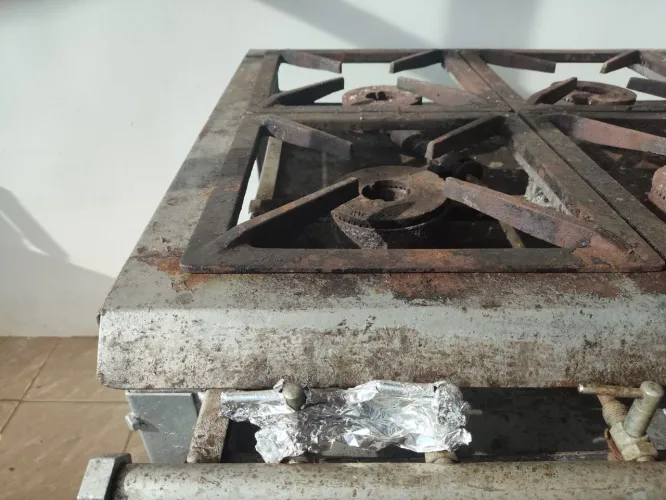 Fogão industrial usado 6 bocas + chapeira