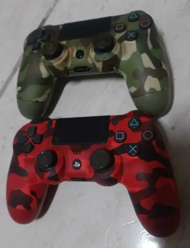 Controles de PS4 velhos e com defeito (vão os dois)