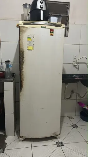 Vende-se geladeira usada