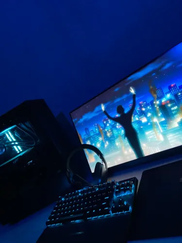 PC Gamer + Monitor 240hz [CORE I5 14600KF] + [RX 6700XT 12GB] | [16GB DDR5]