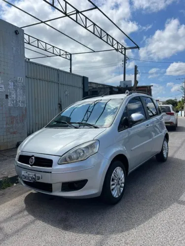 Fiat Idea Attractive 1.4 Fire Flex 8V 5P 2013