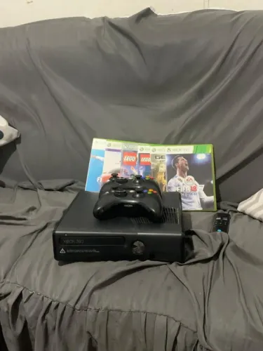 Xbox 360 Slim + 2 Controles + 5 Jogos Barato