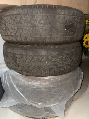 PNEUS PIRELLI SCORPION 265/65 R17