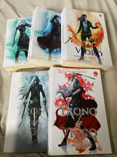 Livros tronos de vidro