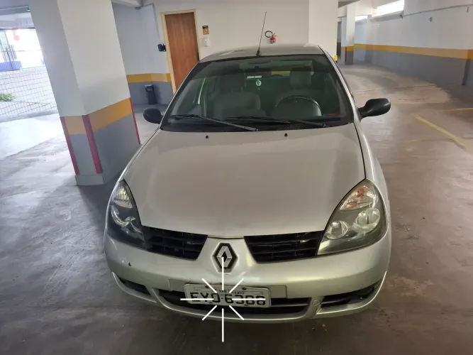 Renault Clio Hi-flex 1.0 16V 5P 2011