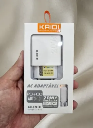 Carregador de iPhone 20W USB-C.