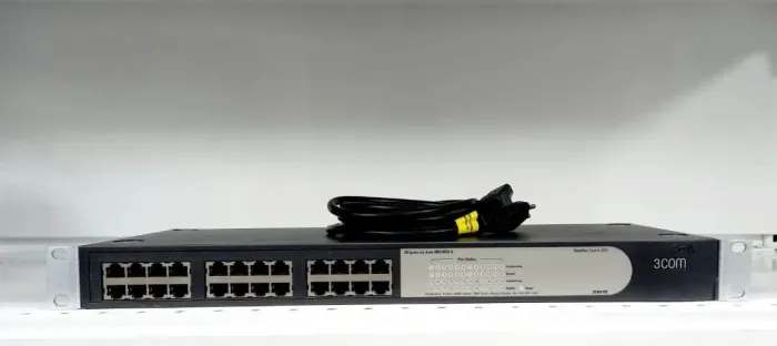 Switch 3C16471B Baseline 24 Portas