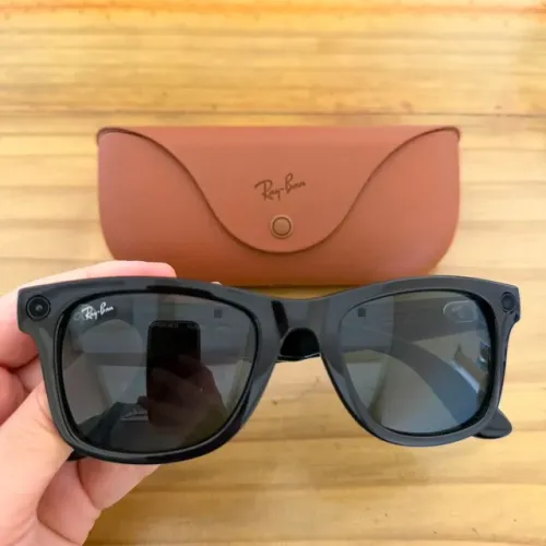 Óculos Ray-Ban Meta Wayfarer com Meta AI, compatibilidade com áudio, foto e vídeo