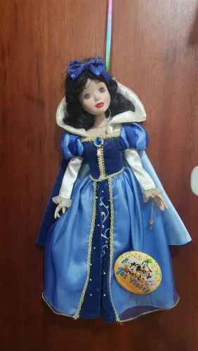 Boneca Branca se Neve Porcelana original do parque DisneyRque