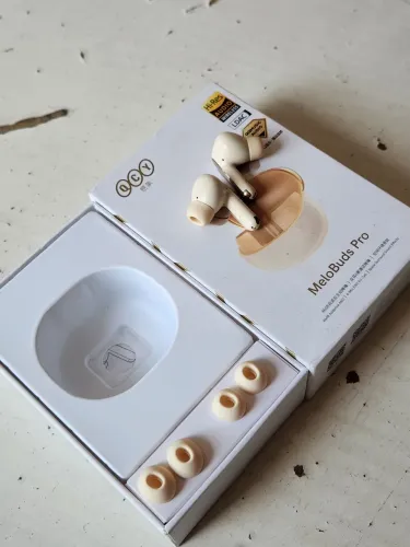 QCY Melobuds pro dourado (vendo par de fones ou apenas 1 lado)