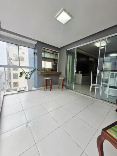 Imóvel para aluguel MOBILIADO possui 120 metros quadrados com 3 quartos Balneário Camboriú