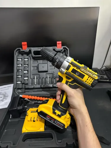 Kit Furadeira Parafusadeira com Maleta