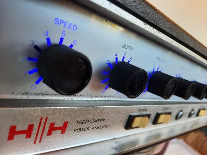 Amplificador Inglês HH PARA GUITARRA OU TECLADO