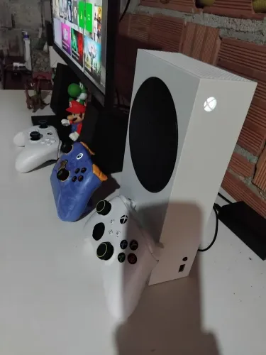 XBOX SERIES S + Monitor GAMER SAMSUNG ODYSSEY 24 com VRR ( 144hz 