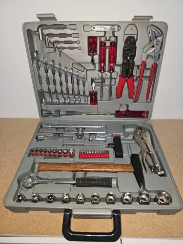 Maleta com kit de 58 ferramentas diversas 