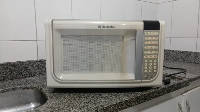 Microondas Eletrolux 31L