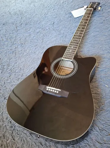 Violão preto