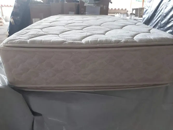Colchão de mola ensacada solteiro