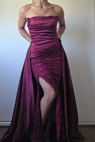 VESTIDO DE FESTA 38/40 (formatura, 15 anos, etc) na cor MARSALA/VINHO