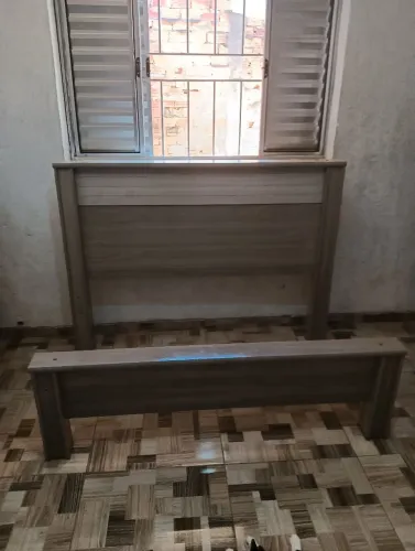 Cama casal com colchão semi-novo