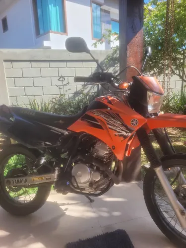 Vendo lander ótimo preço 15 mil