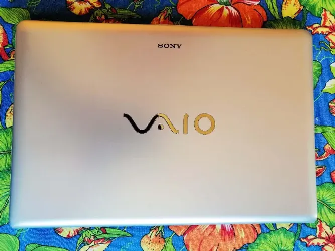 NOTEBOOK SONY VAIO: INTEL i3, SSD 120 gigas, 8 Gigas memória RAM DDR3 - excelente estado