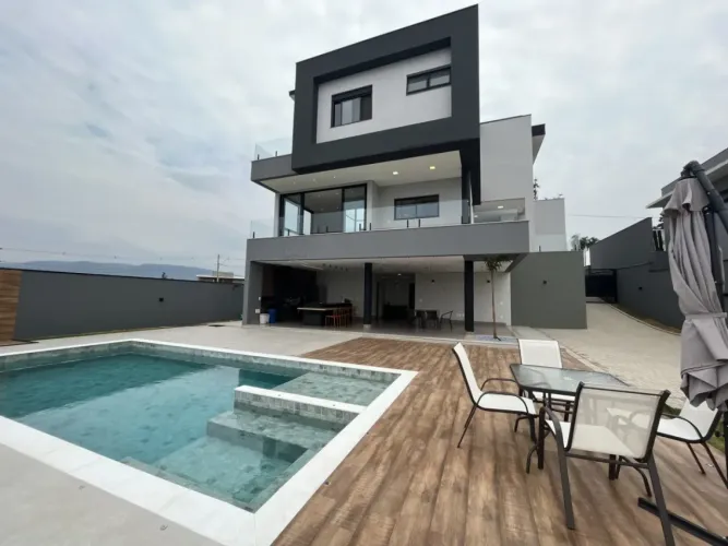Casa com 3 suítes à venda no Cond. Terras da Alvorada, Medeiros, Jundiaí/SP