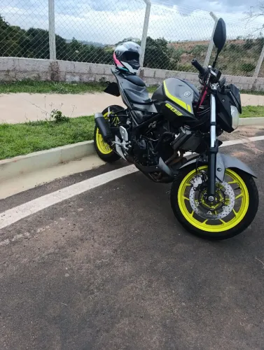 Moto MT-03