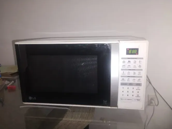 Micro-ondas LG Solo 30 Litros Branco