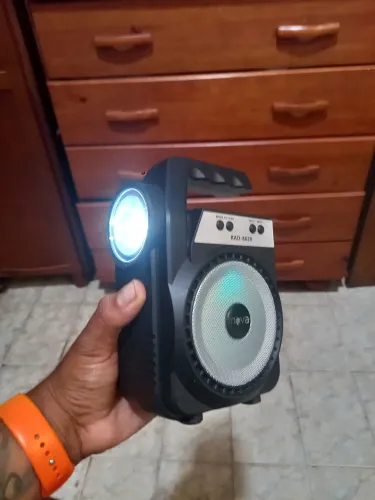 Caixinha de Som Bluetooth,  Pen Drive , MicroSD e Lantena