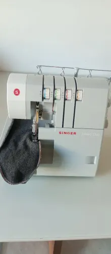 Máquina de Costura Singer Heavy Duty 14HF854 - R$ 1.700