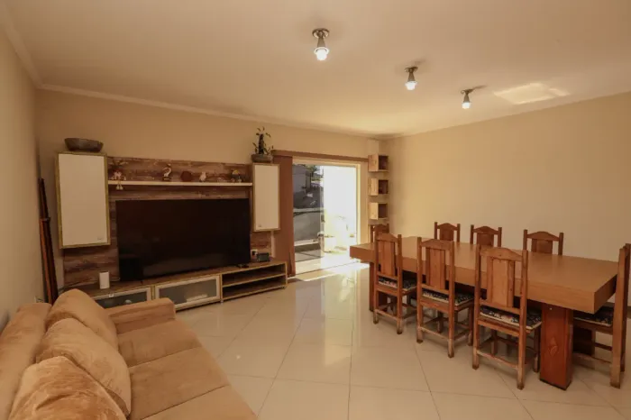 Casa no condomínio Real Park, Caieiras - SP para venda com 4 quartos, sendo 1 suíte, 303m²