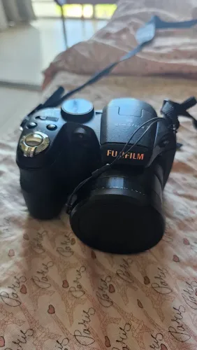 Câmera fotográfica fujifilm Finepix S com cartão 4 GB  e capa