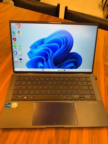 ASUS ZenBook UX435E i7 11ª Geração, SSD 512GB, RAM 8GB,Excelente Estado.