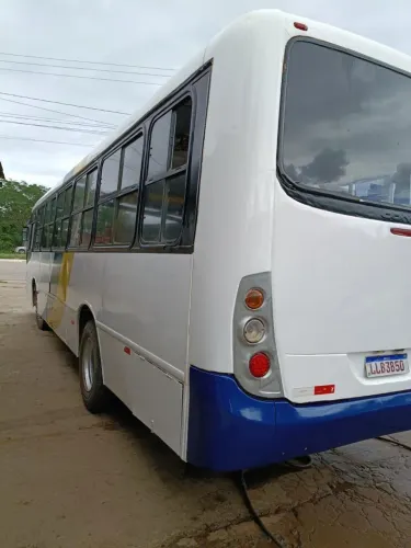 Ônibus micrão Mercedes Benz 14 18 ano 2010 ?