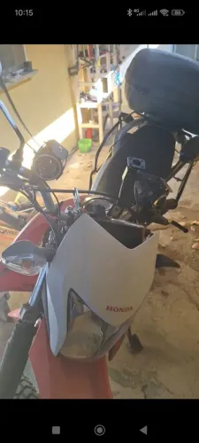 Vende-se uma moto Brós 150