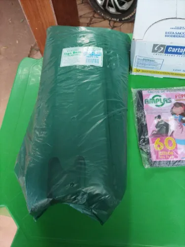 Produtos descartáves em geral, sacolas ,saco p/lixo , copos , pratos colheres descartáves